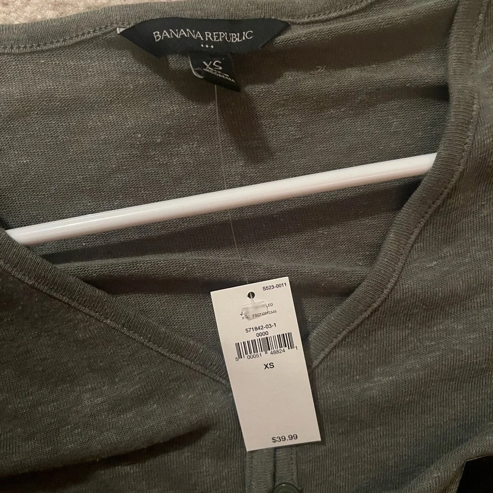 Banana Republic shirts, size XS - Picture 5 of 6